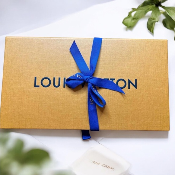 LOUIS VUITTON Box 10x5.5 - Picture 1 of 6